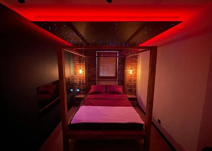 아파트 Grey W Czeladzi, Fv, 8km Do Katowic 첼라드즈